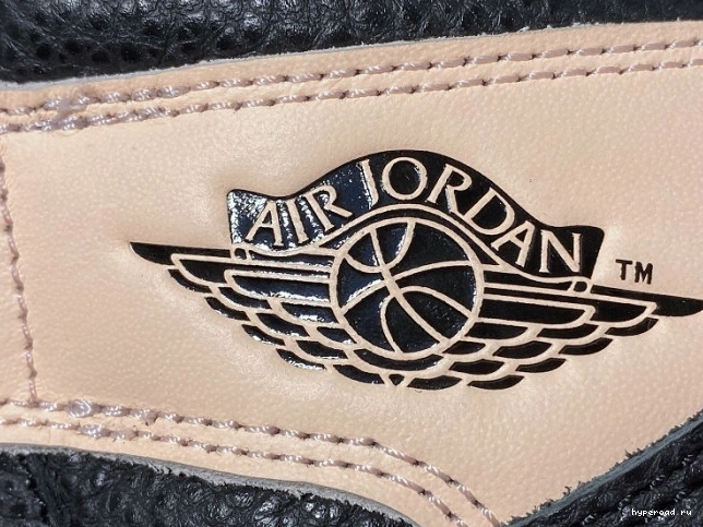 Retro Crimson 555088-081 Air Jordan Black Tint 1 High 0825